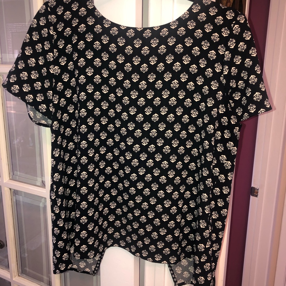 M boutique - short sleeve dressy top